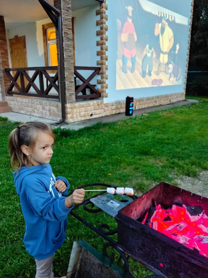 Семейный отдых у мангальной зоны