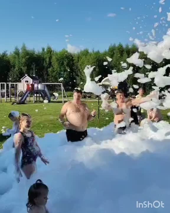Обложка видео «Лето на нашей базе отдыха»